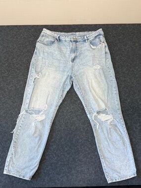 No Boundaries Junior's Light Wash Ripped Jeans Size 15